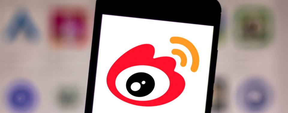 weibo-logo-on-phone