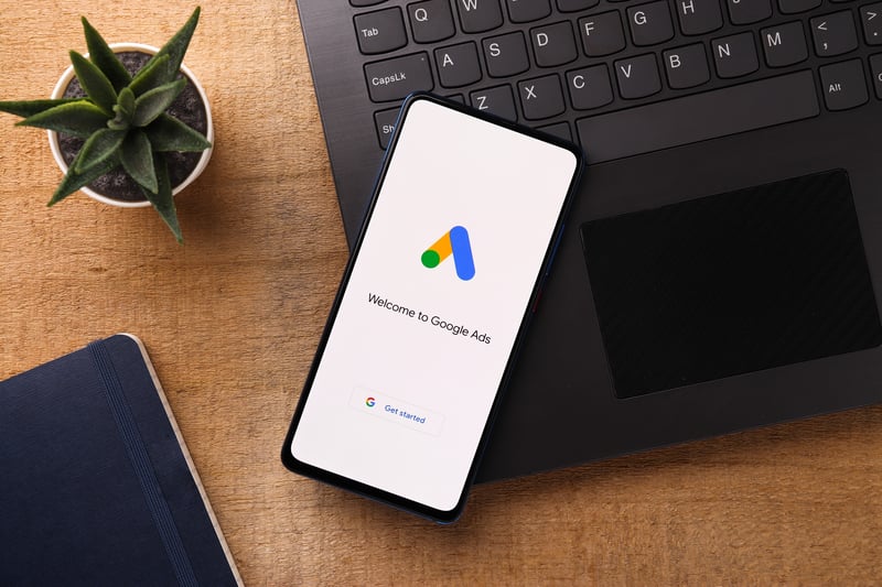 9个使用谷歌广告在2023年获取高转化潜在客户的技巧 featured image